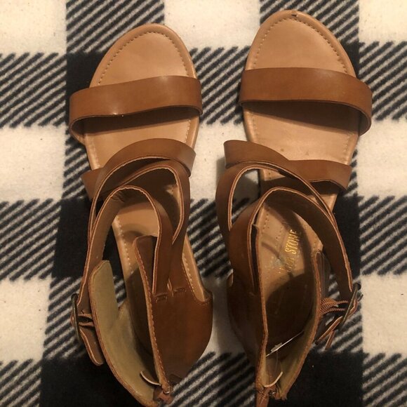 Laila Stone brown gladiator style sandal size 8M - Picture 2 of 2